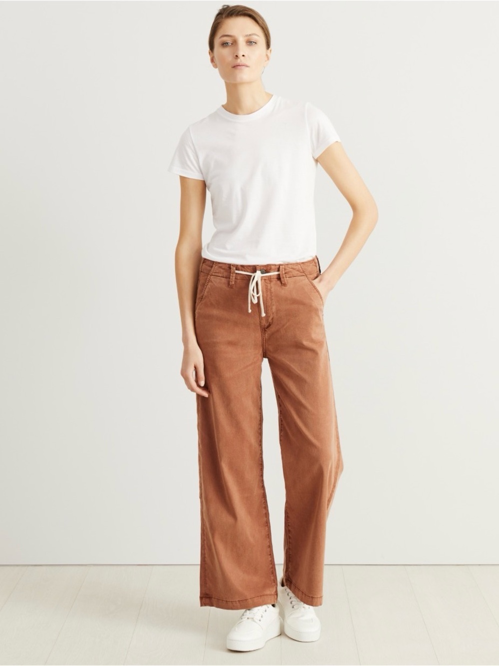 Paige Jeans Carly Wide Leg in
Vintage Mocha
